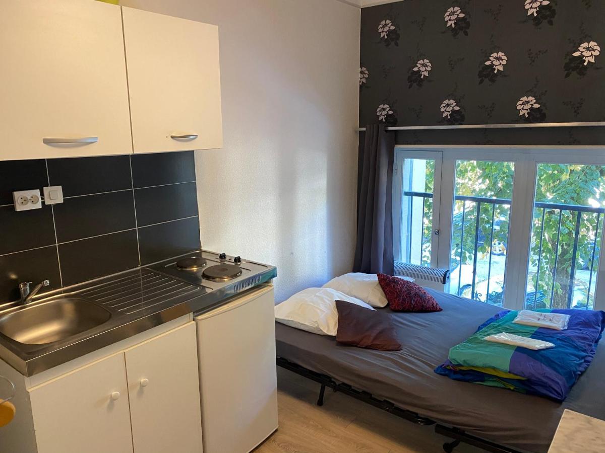 Les Studios Meubles De L'Avenue Bouloumie فيتيل المظهر الخارجي الصورة